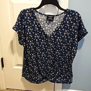 Women's Large Short Sleeve Top